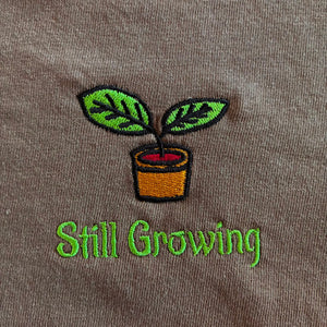 Still Growing - T-shirt brodé